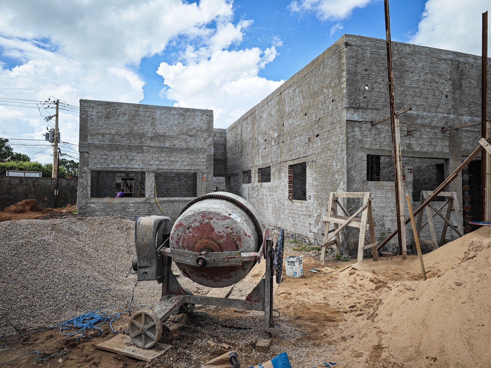 UBS da Vila Irene em Cáceres: Prefeita assina ordem de serviço