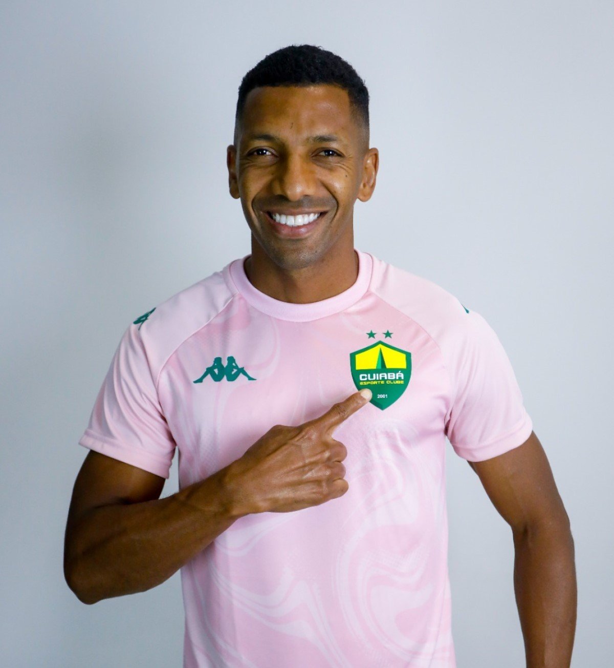 Cuiabá e Outubro Rosa: Dourado estreia camisa em ação social