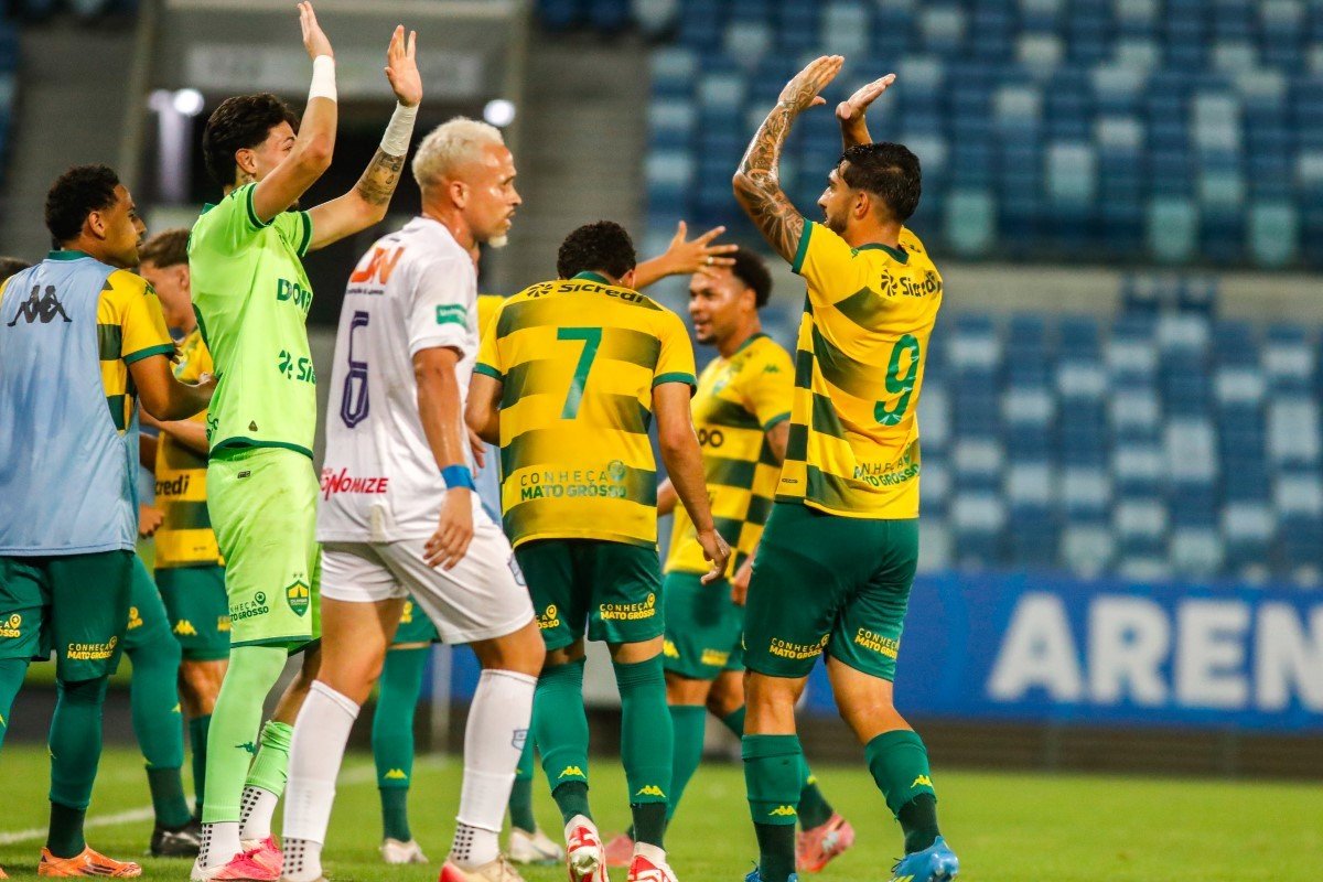 Cuiabá na Copa FMF: Dourado avança com 100% de aproveitamento