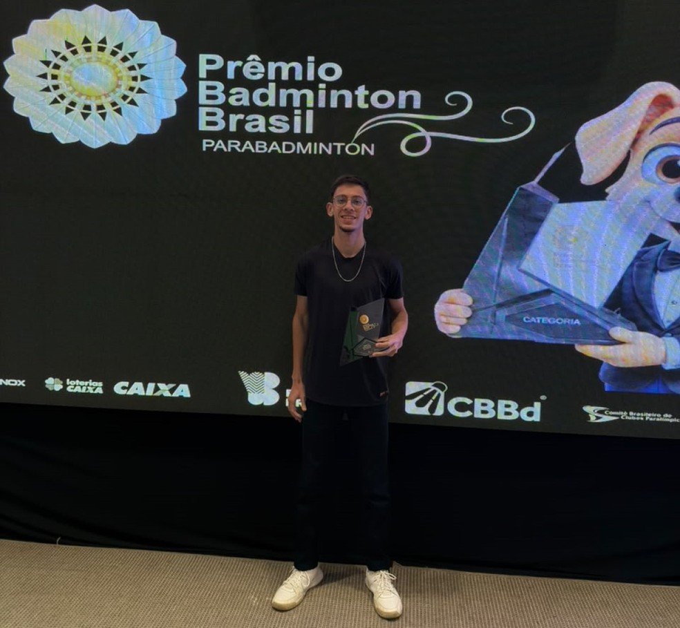 Vitor Dutra Cáceres: Dois Ouros e Destaque Nacional no Parabadminton